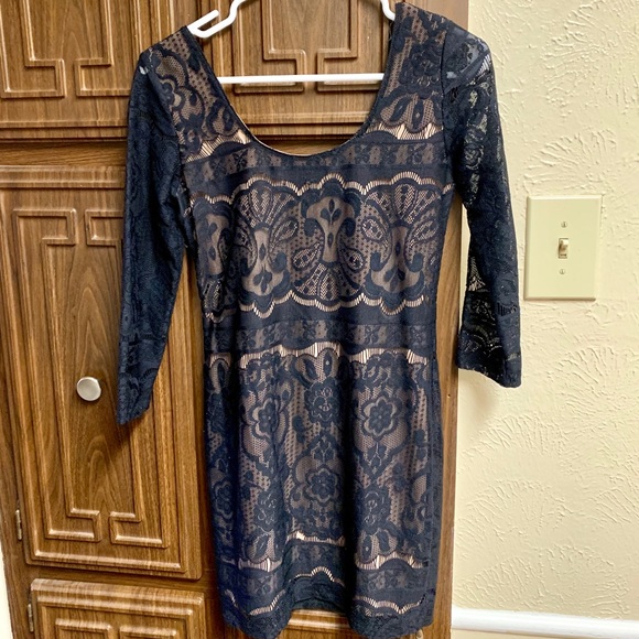 Body Con Dress - Picture 2 of 3